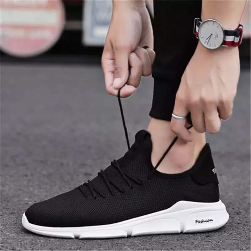 NEW! lightweight comfortable tennis shoes